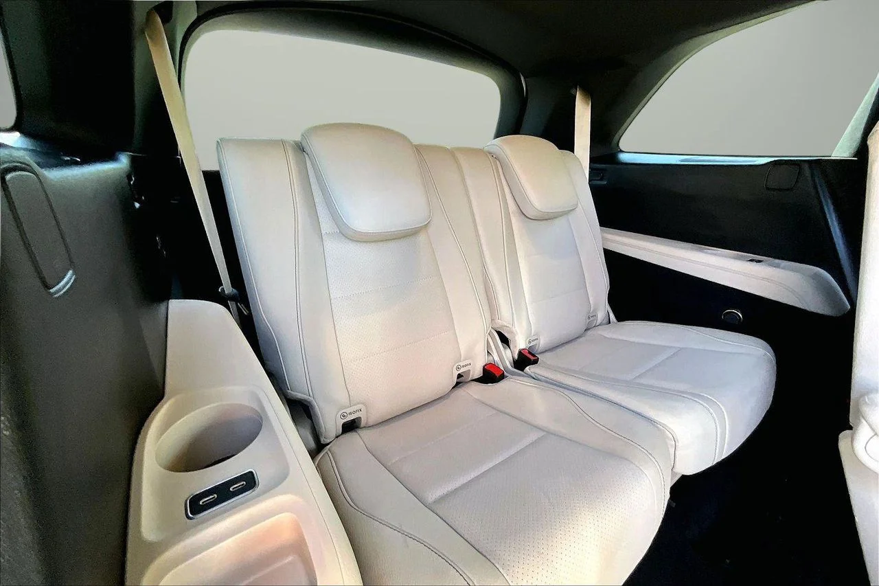 Used 2025 White Mercedes-Benz GLS 450 image 26