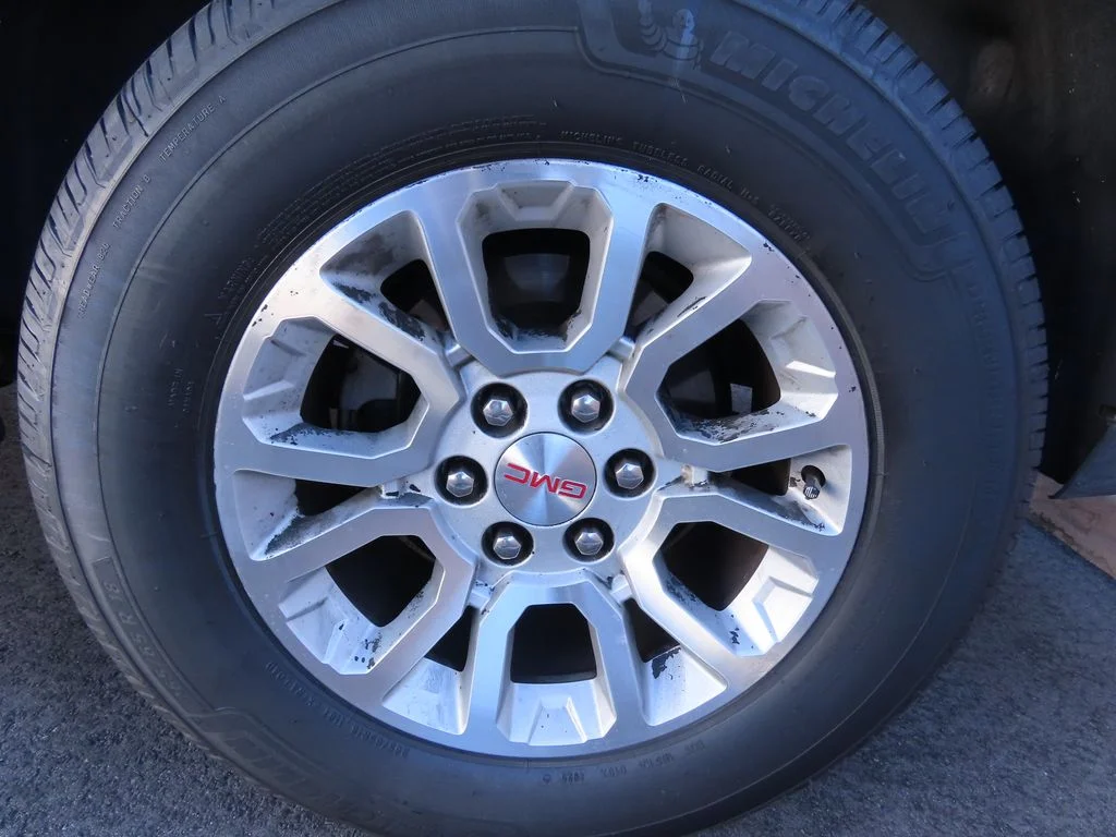 Used 2019 Silver GMC SLT image 16