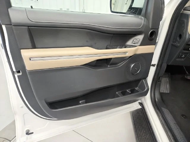 Used 2024 White Ford Limited image 18