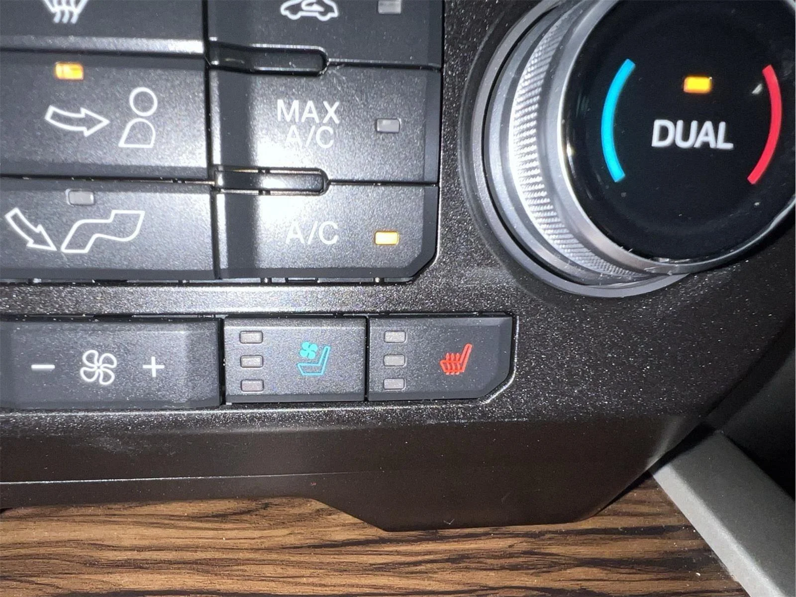 Used 2019 Blue Jeans FORD LARIAT image 36