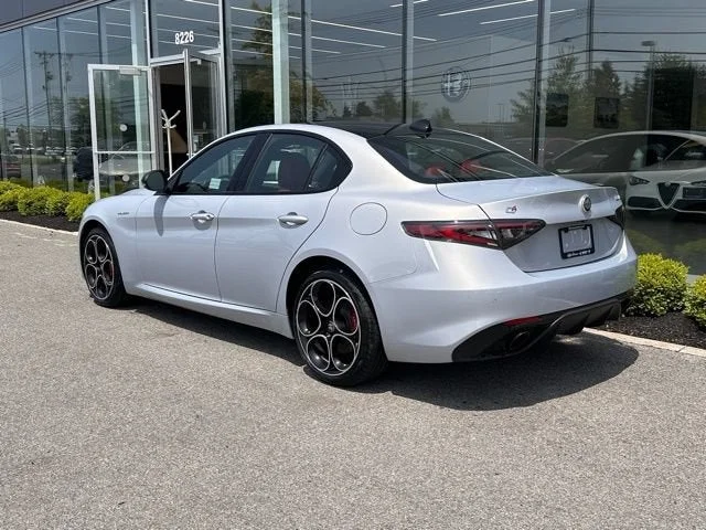 Used 2025 Moonlight Gray Metallic Alfa Romeo Base image 3