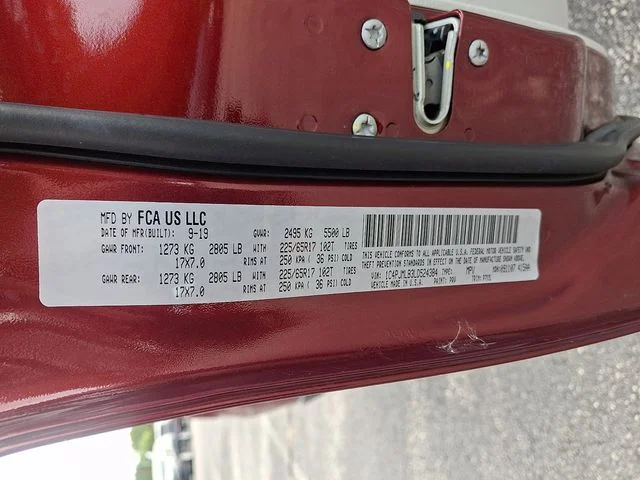 Used 2020 Red Jeep Latitude Plus image 25