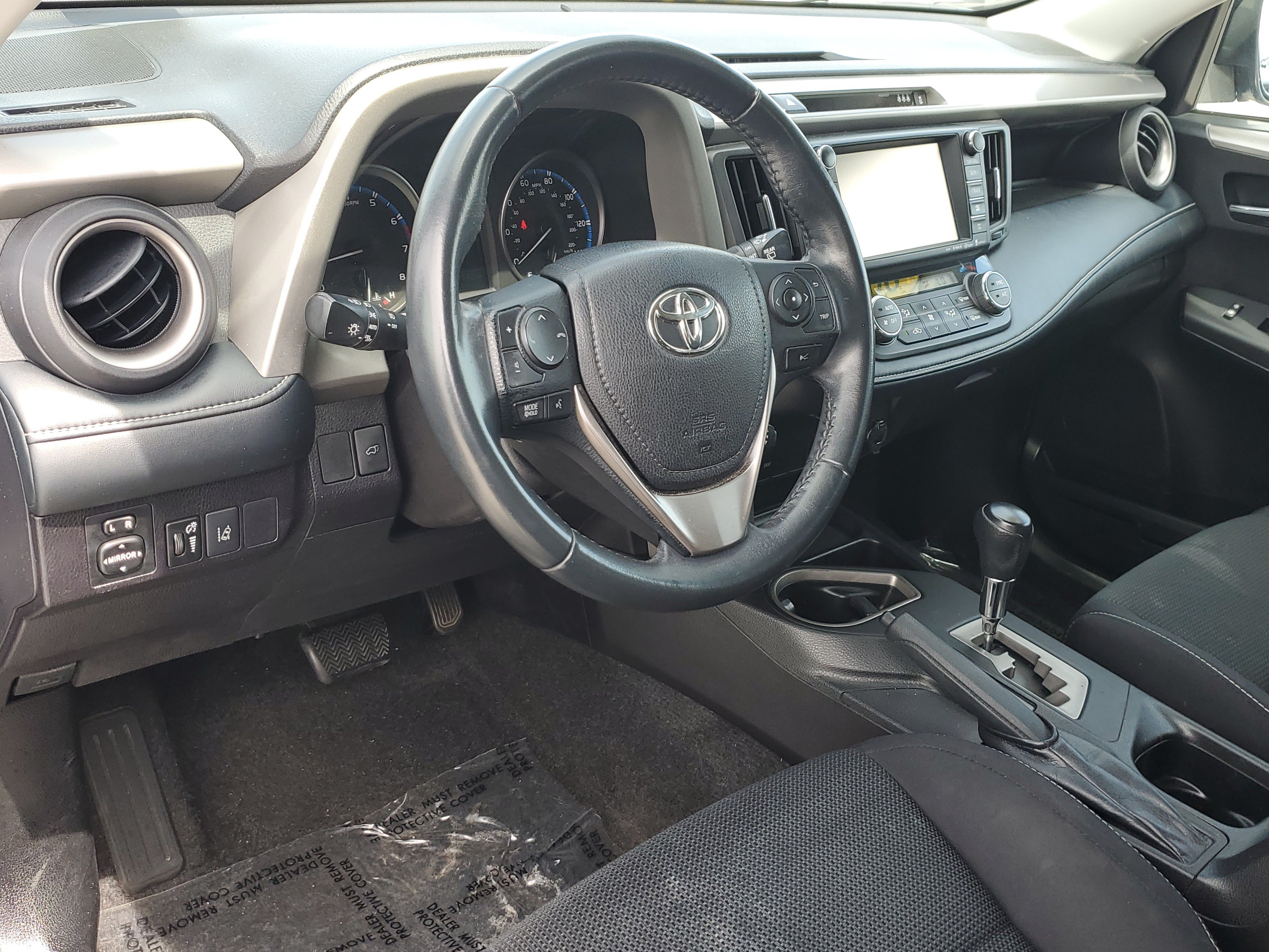 Used 2018 Magnetic Gray Metallic Toyota XLE image 19
