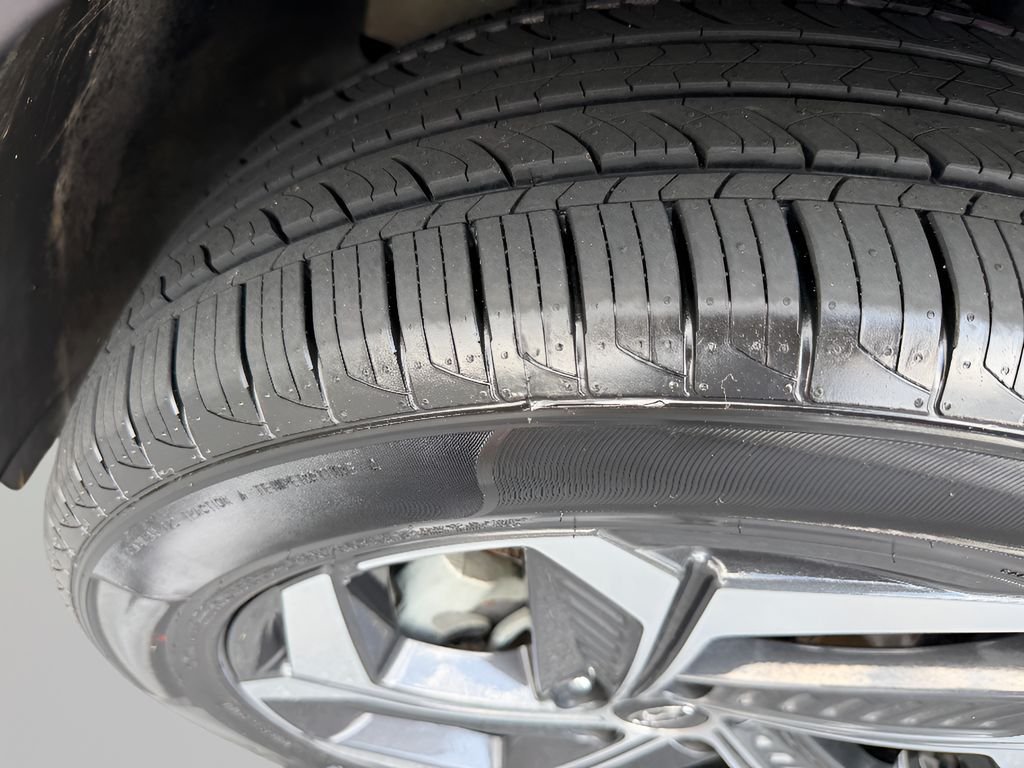 Certified Used 2024 Amazon Gray Hyundai Limited image 12