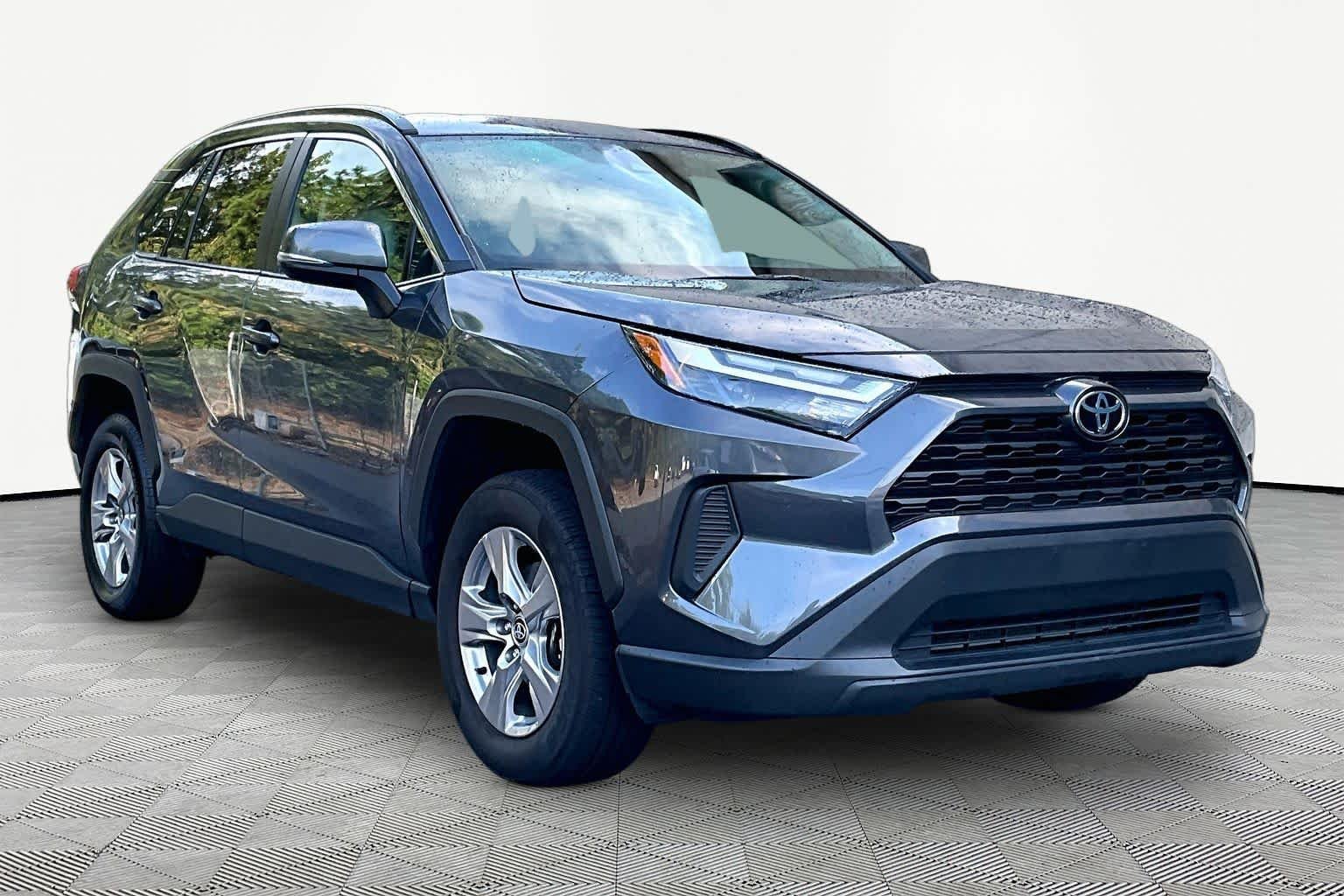Used 2025 Magnetic Gray Metallic Toyota XLE image 3