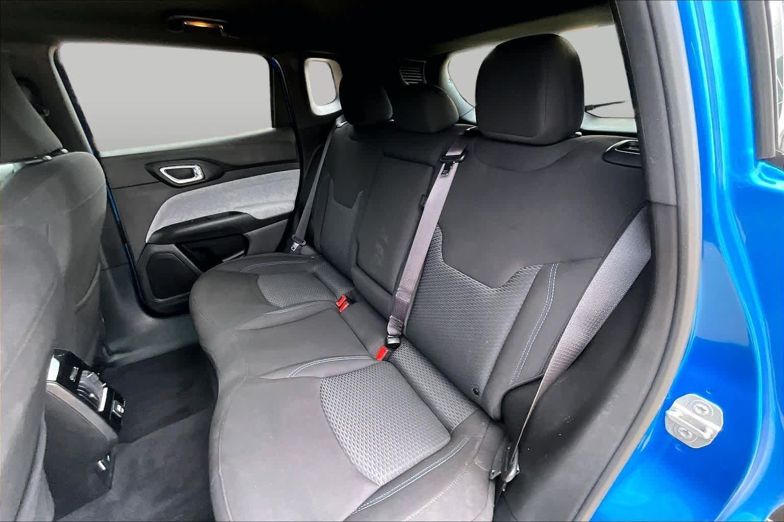 Used 2025 Hydro Blue Pearlcoat Jeep Sport image 21