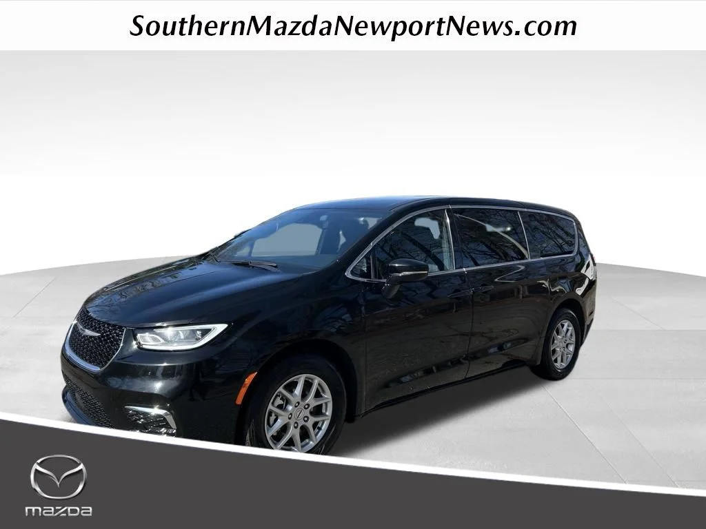 Used 2025 Black Chrysler Select image 1