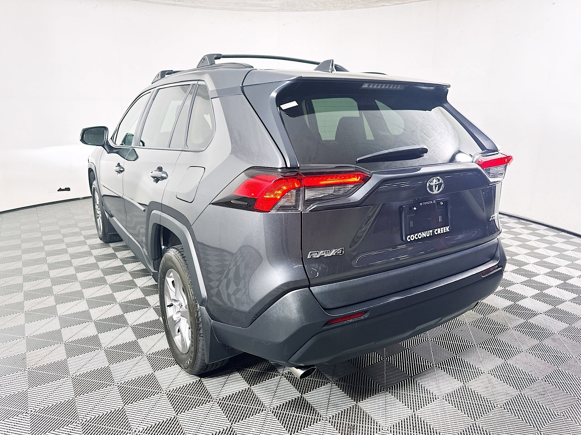 2023 Toyota RAV4 thumbnail 7