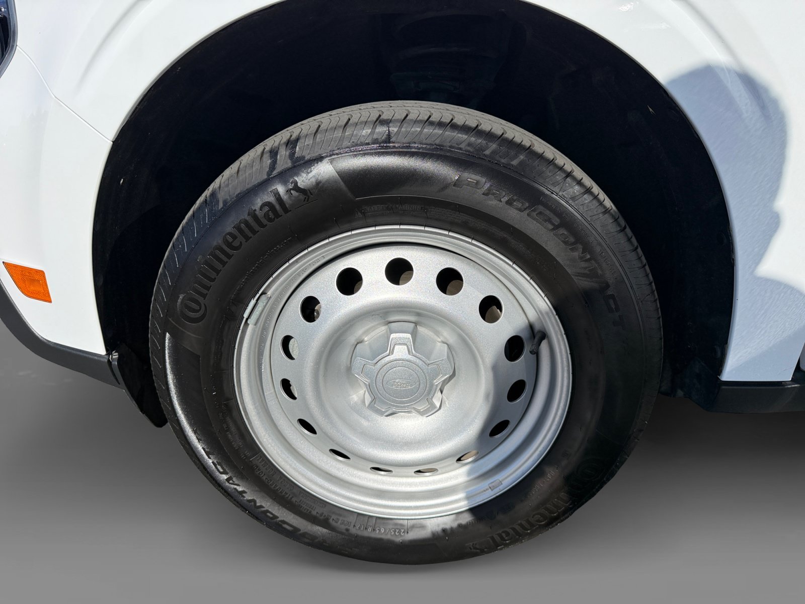 Certified Used 2025 Oxford White Ford XL image 9