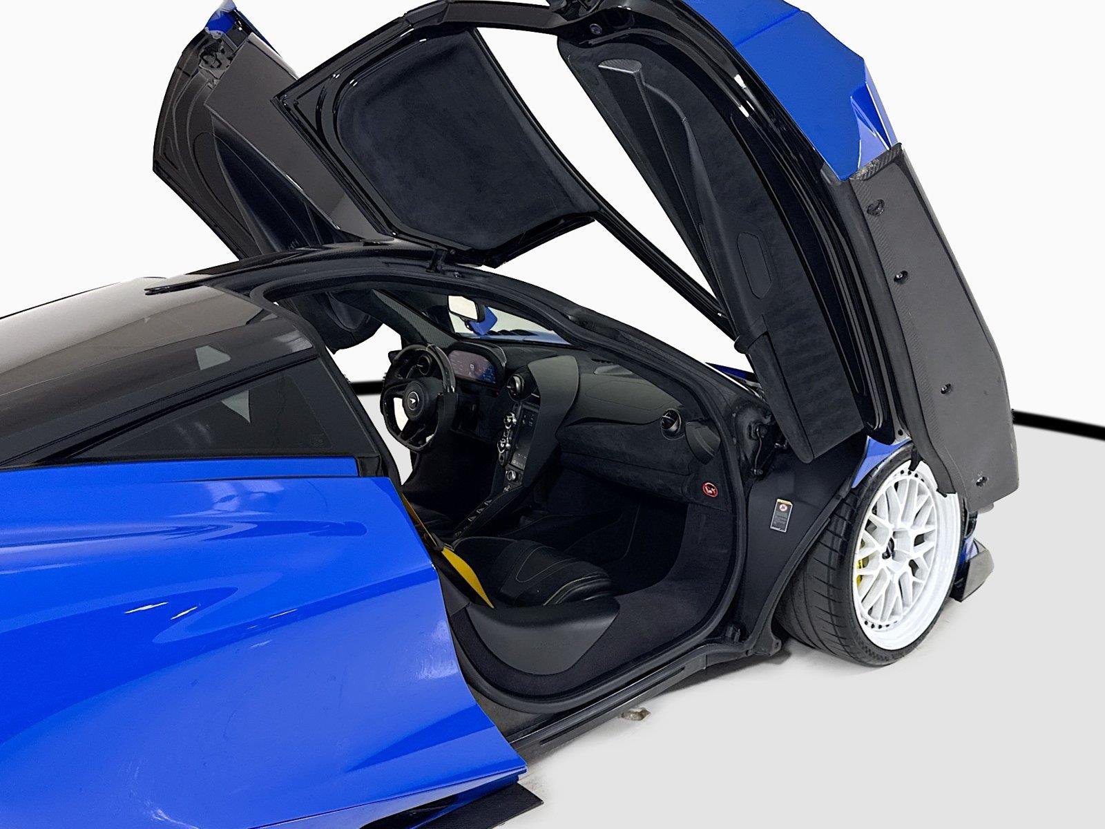 Used 2021 MSO Paris Blue / Miami Blue Wrap McLaren Performance | Full Ryft Body Kit | Carbon Steering Wheel | Exhaust | Custom Wheels image 24