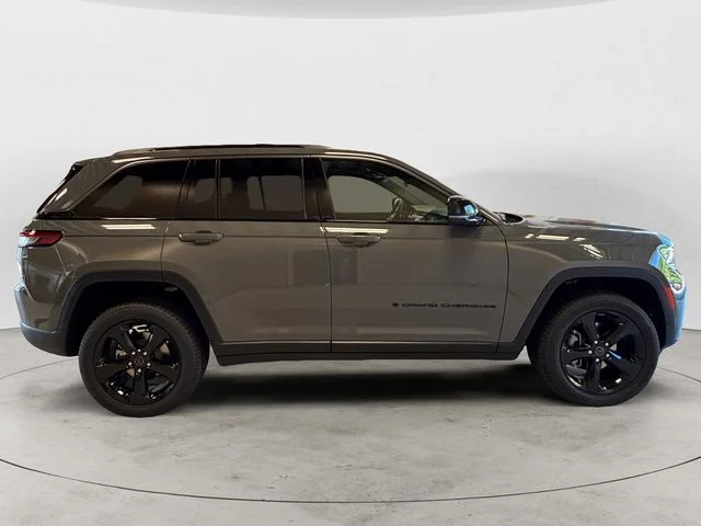 New 2027 Gray Jeep Limited image 7