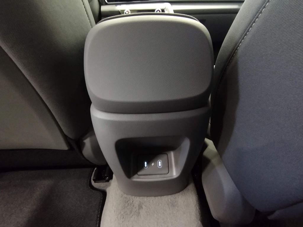 Used 2026 White Hyundai SEL Sport image 31