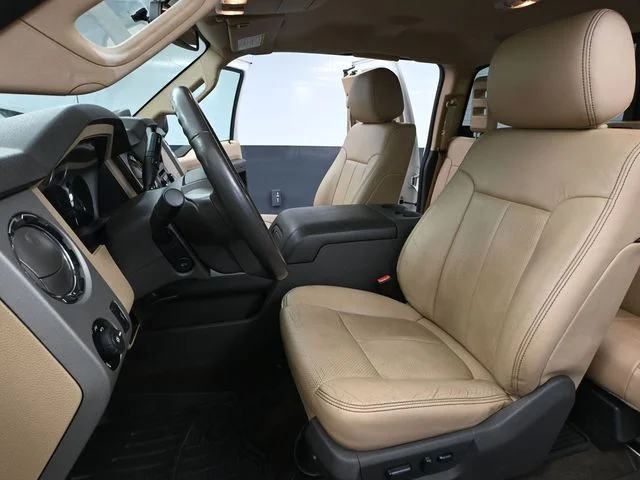 Used 2015 White Ford Lariat image 24