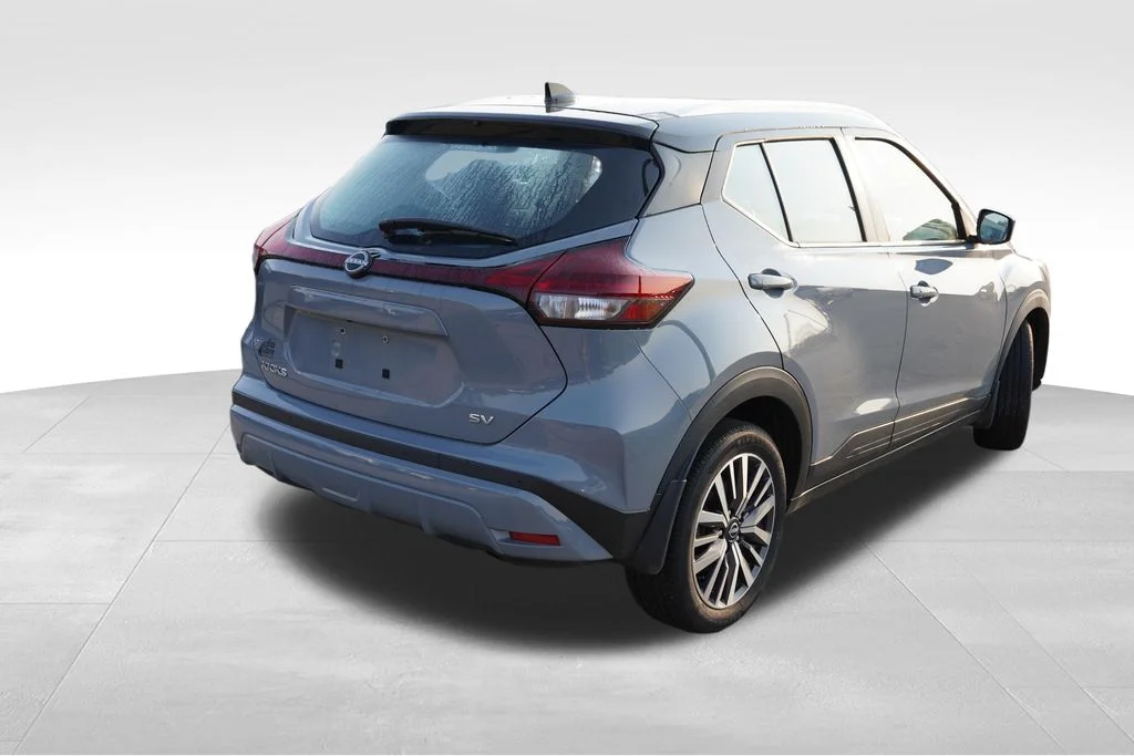 Used 2023 Gray/Super Black Nissan SV image 3