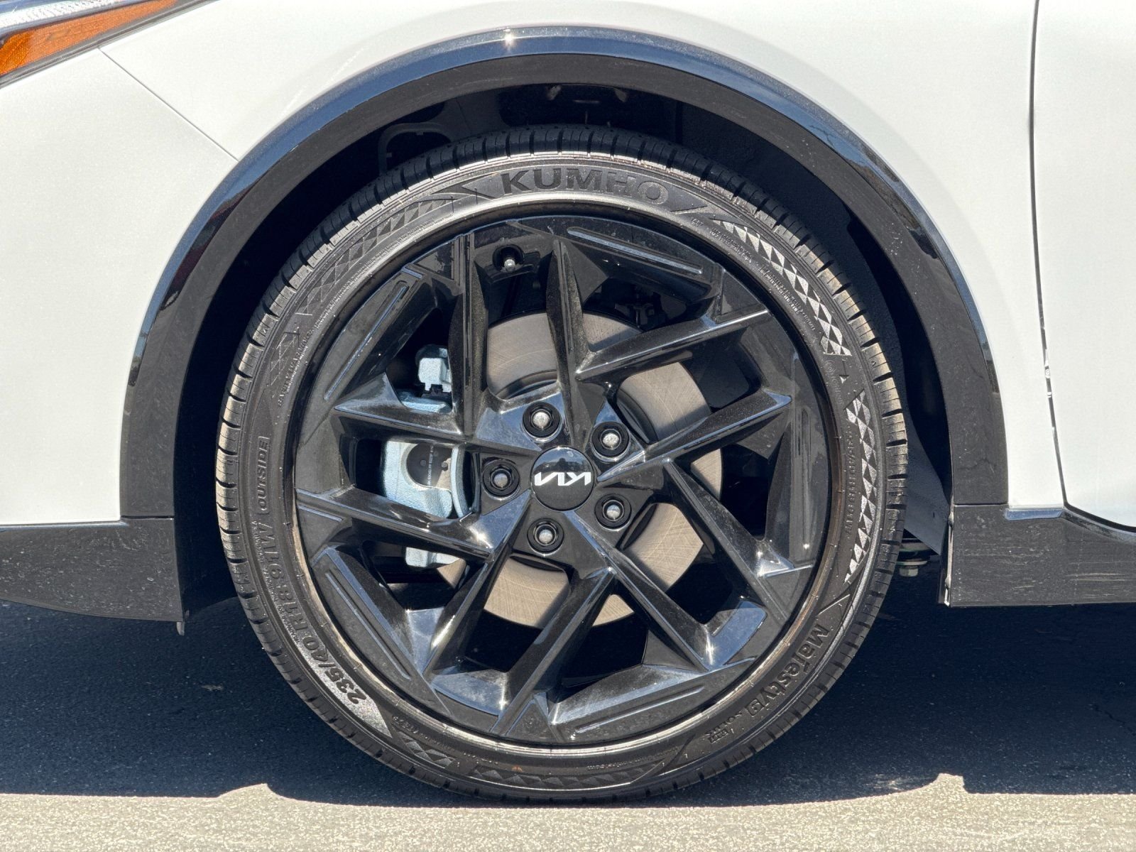 New 2026 Snow White Pearl Kia GT-Line Turbo image 10