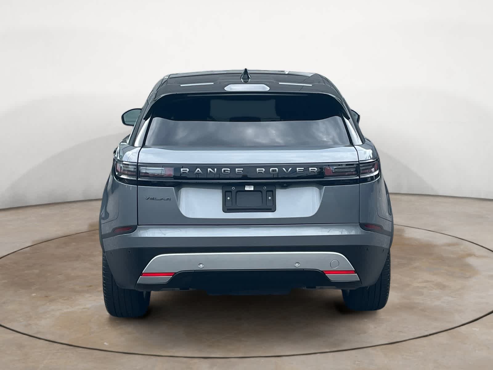 Certified Used 2026 Zadar Grey Premium Metallic Land Rover S image 4