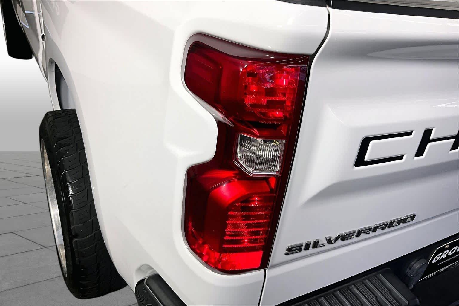 Used 2019 Summit White Chevrolet LT image 27