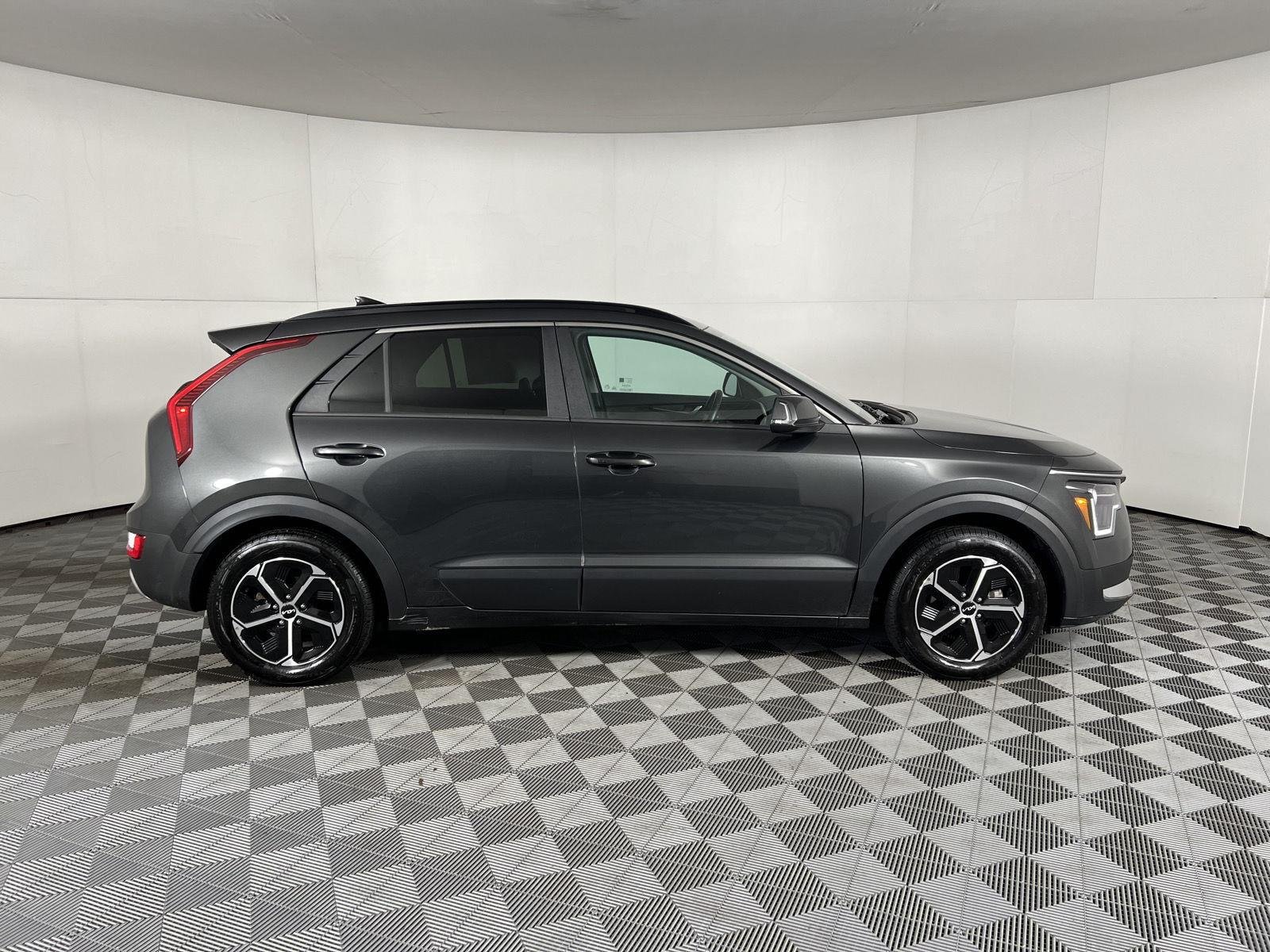 Used 2024 Graphite Gray Kia EX image 10