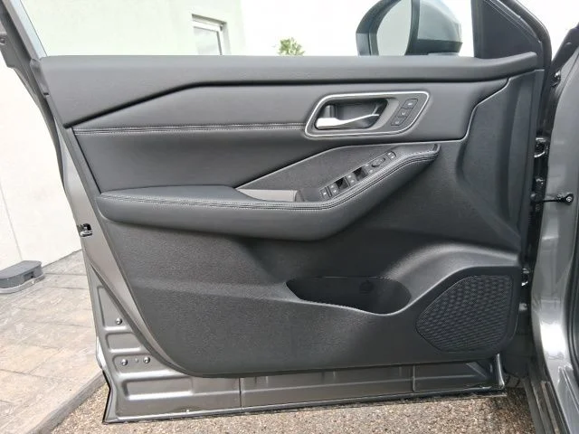 New 2026 Gun Metallic Nissan Platinum image 10