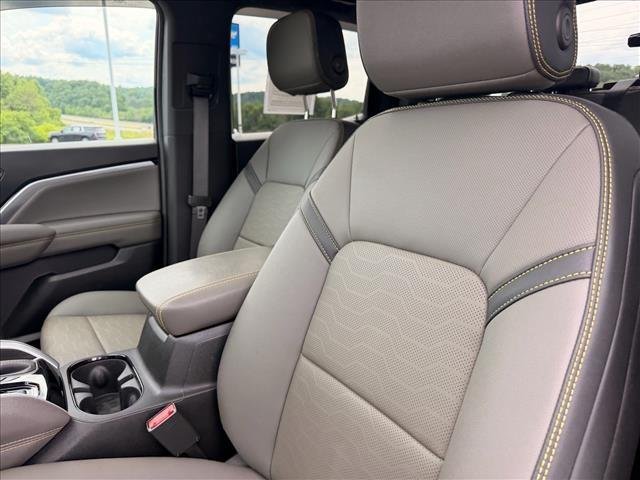 Used 2024 Summit White Chevrolet 4WD ZR2 image 14