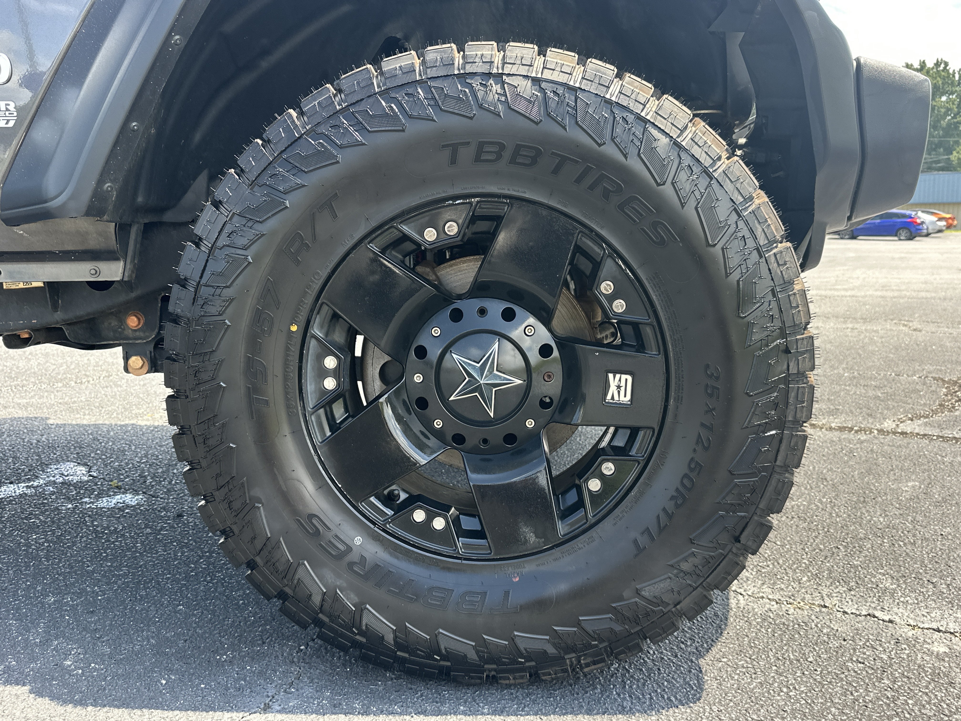 Used 2020 Granite Crystal Metallic Clearcoat Jeep Sport S image 13