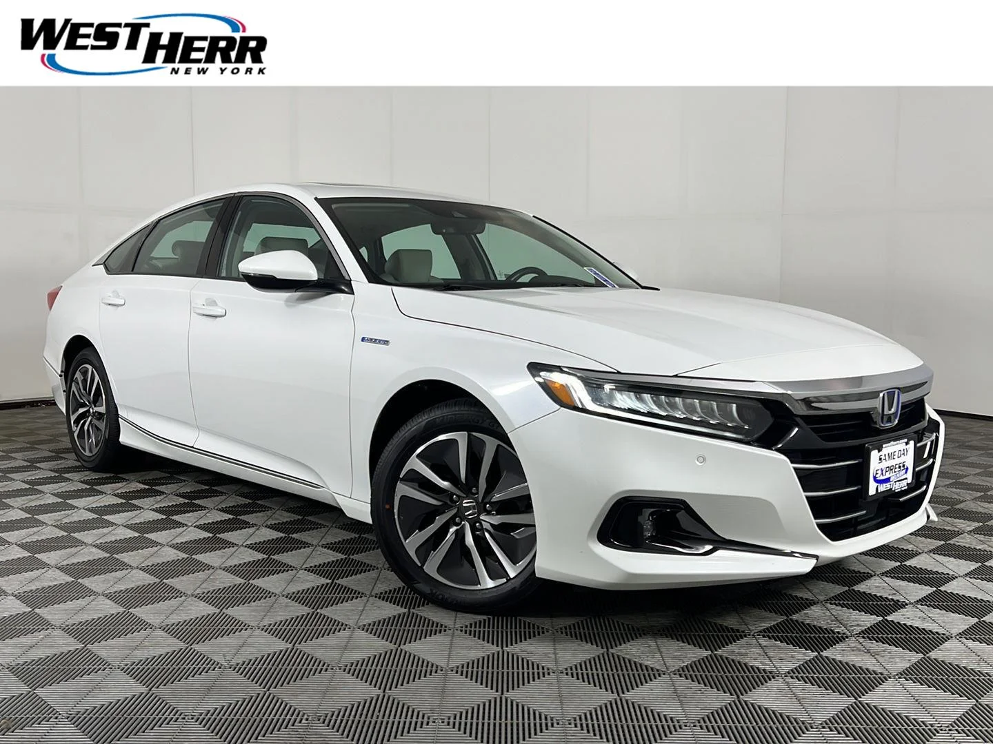 Used 2021 Platinum White Pearl Honda EX-L image 1