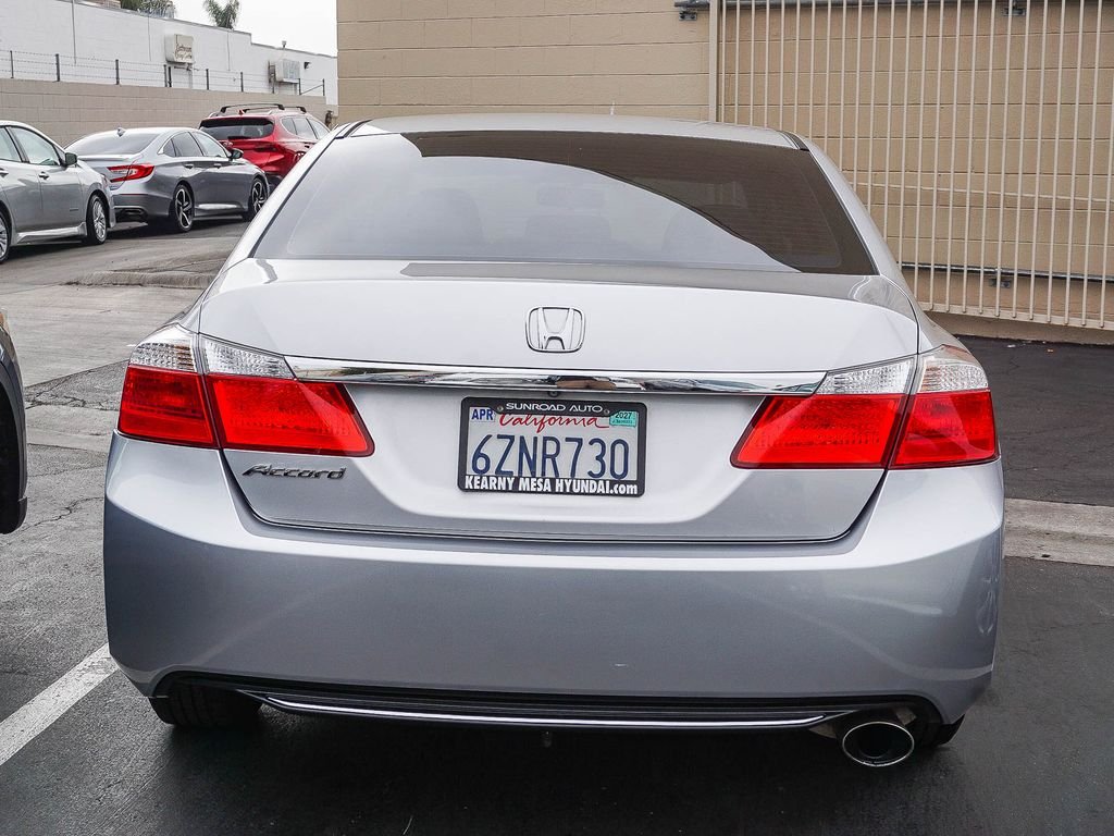 Used 2013  Honda LX image 5