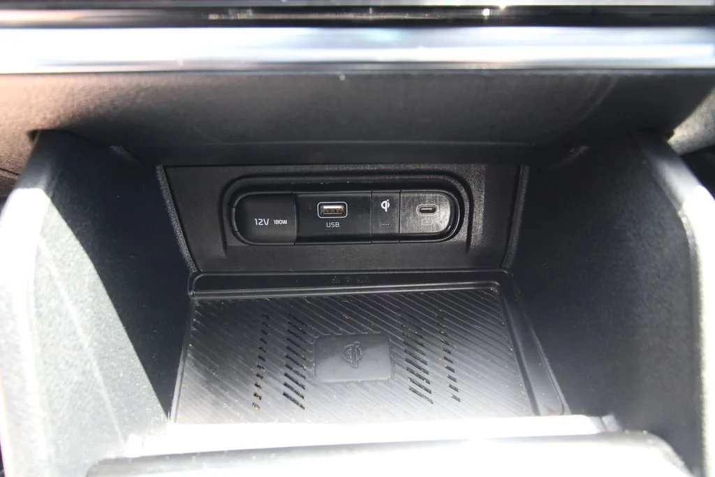 Used 2023 Red Kia X-Pro Prestige image 29