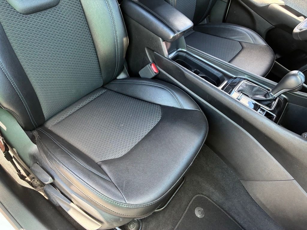 Used 2024 White Jeep Latitude image 43