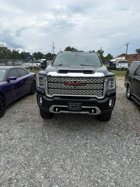 Used 2021 Black GMC Denali image 1