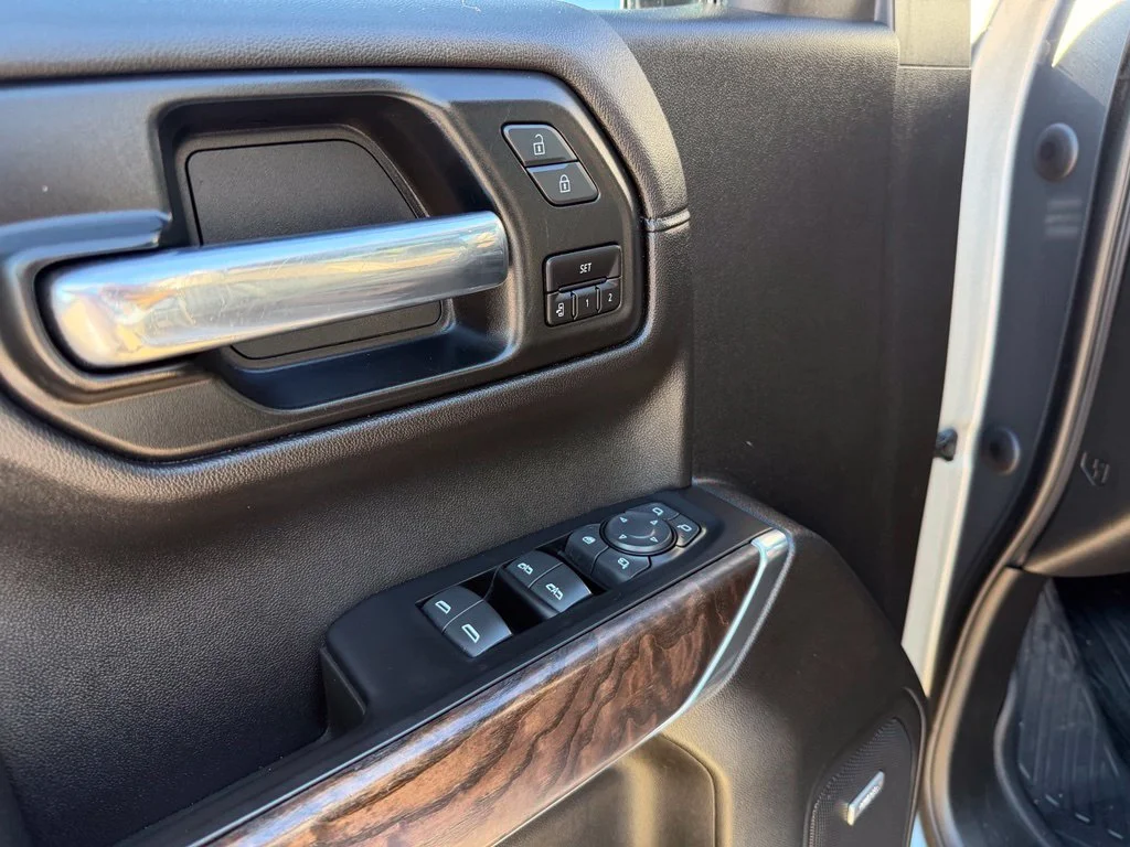 Used 2020 Gray GMC Denali image 23