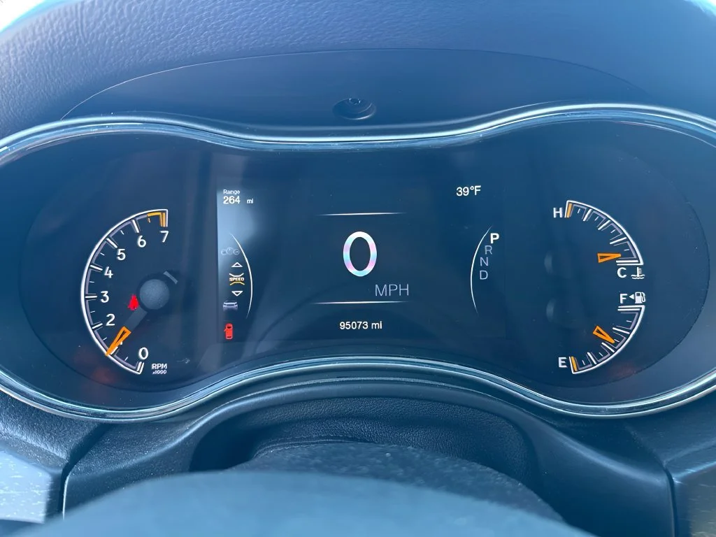 Used 2018  Jeep Laredo E image 14
