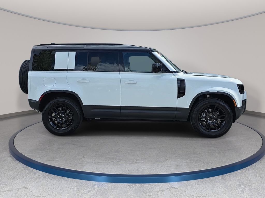 New 2026 Fuji White LAND ROVER S image 7