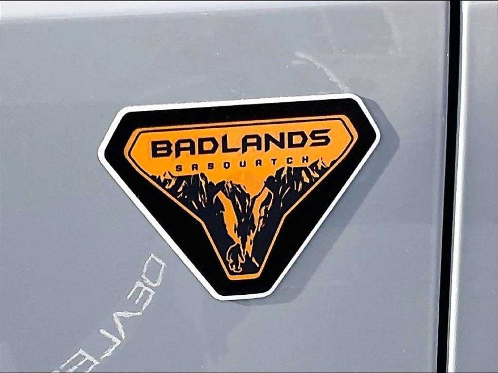 Used 2023 Gray Ford Badlands image 29