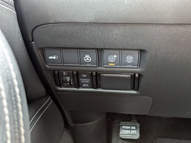 Used 2019 Black Nissan Platinum image 26
