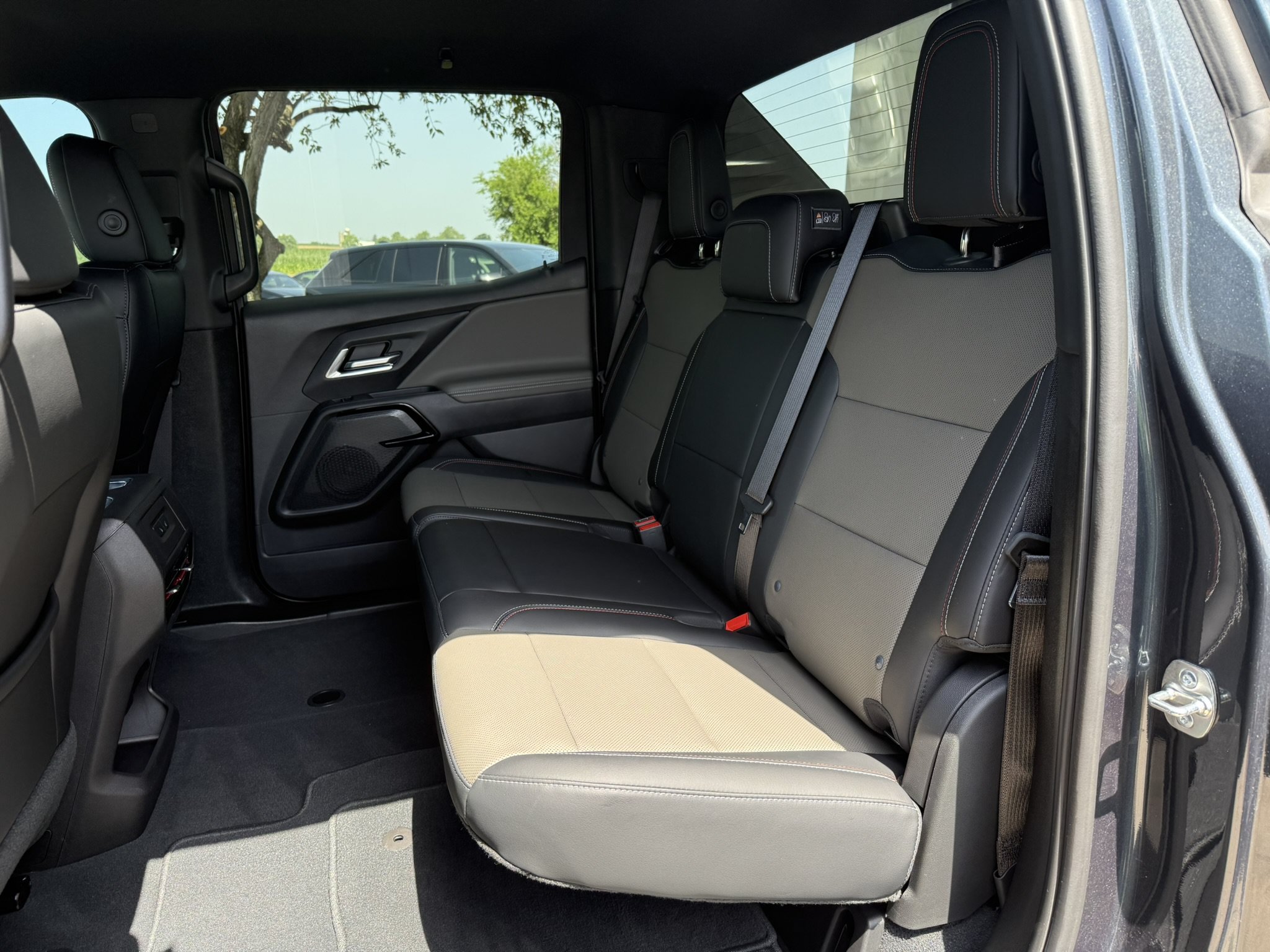 Used 2026 Blue Smoke Metallic Chevrolet Trail Boss - Extended Range image 22