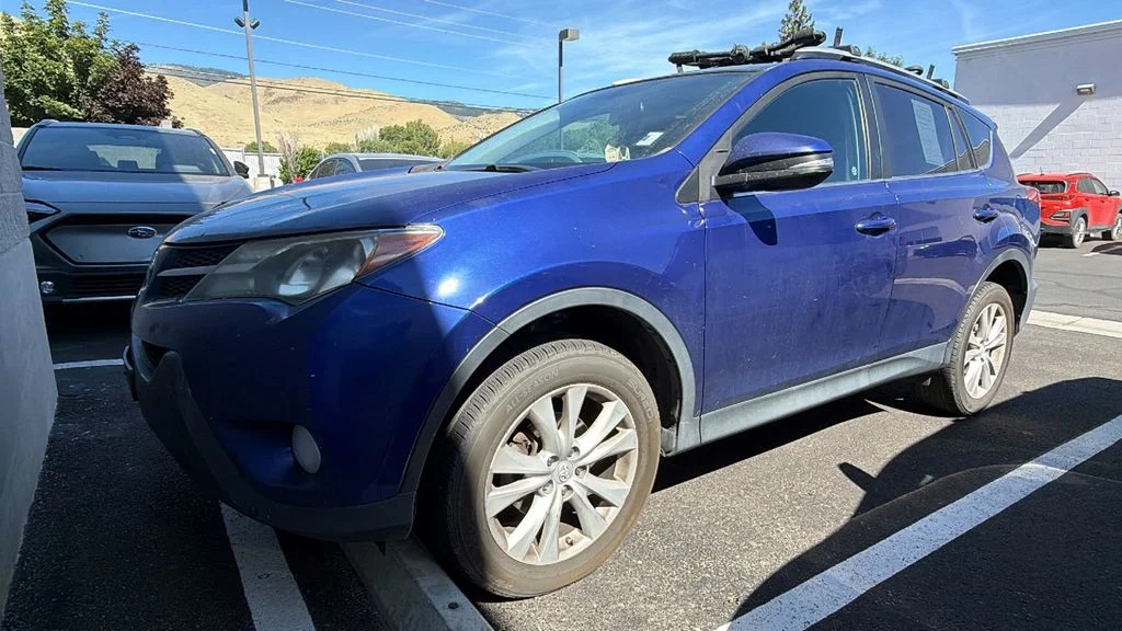 Used 2014 Blue Toyota Limited image 4