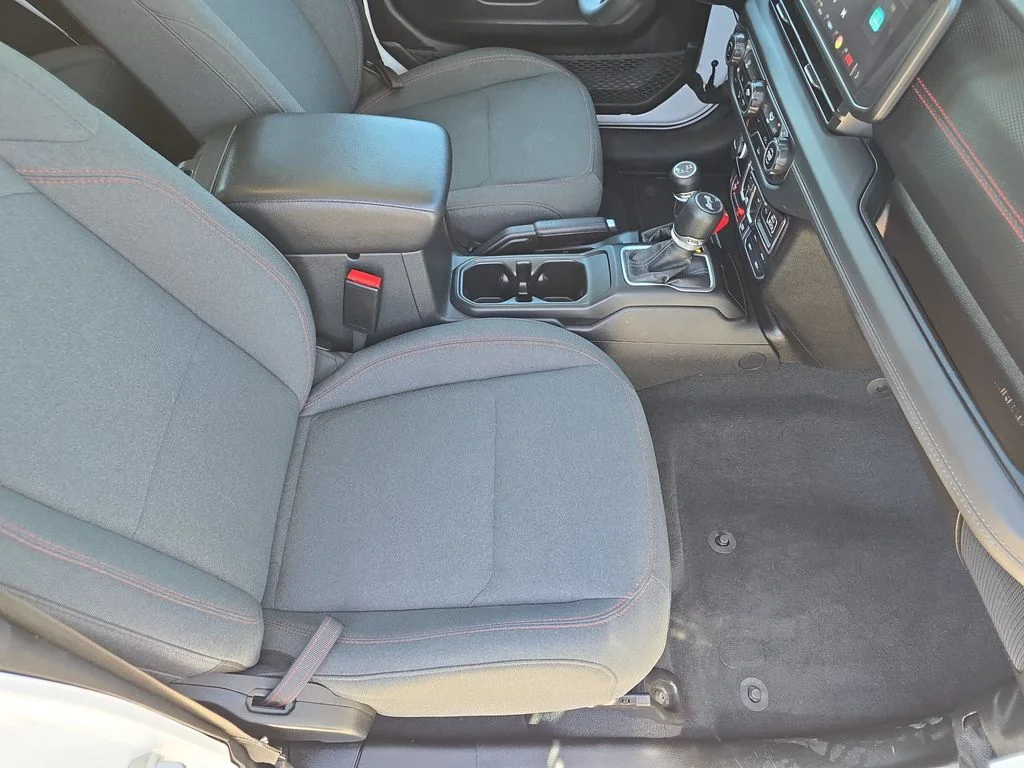 Used 2024 Bright White Clearcoat Jeep Rubicon image 48