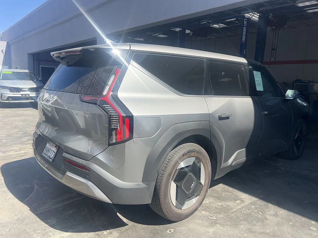Used 2024 Gray Kia Light Long Range image 4