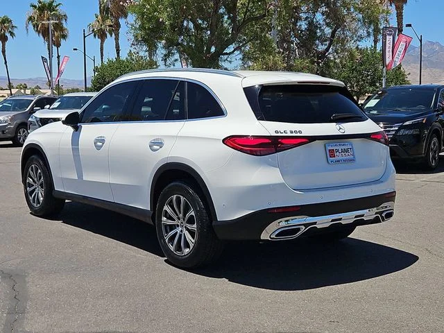 Used 2024  Mercedes-Benz GLC 300 image 8