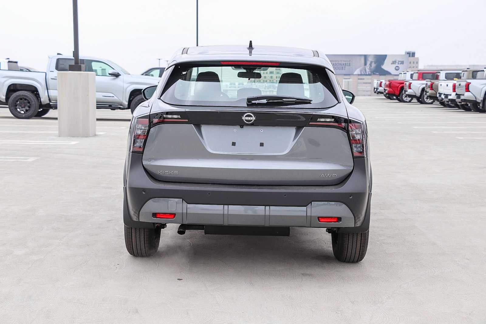 Nuevo 2026 Gun Metallic Nissan S image 7