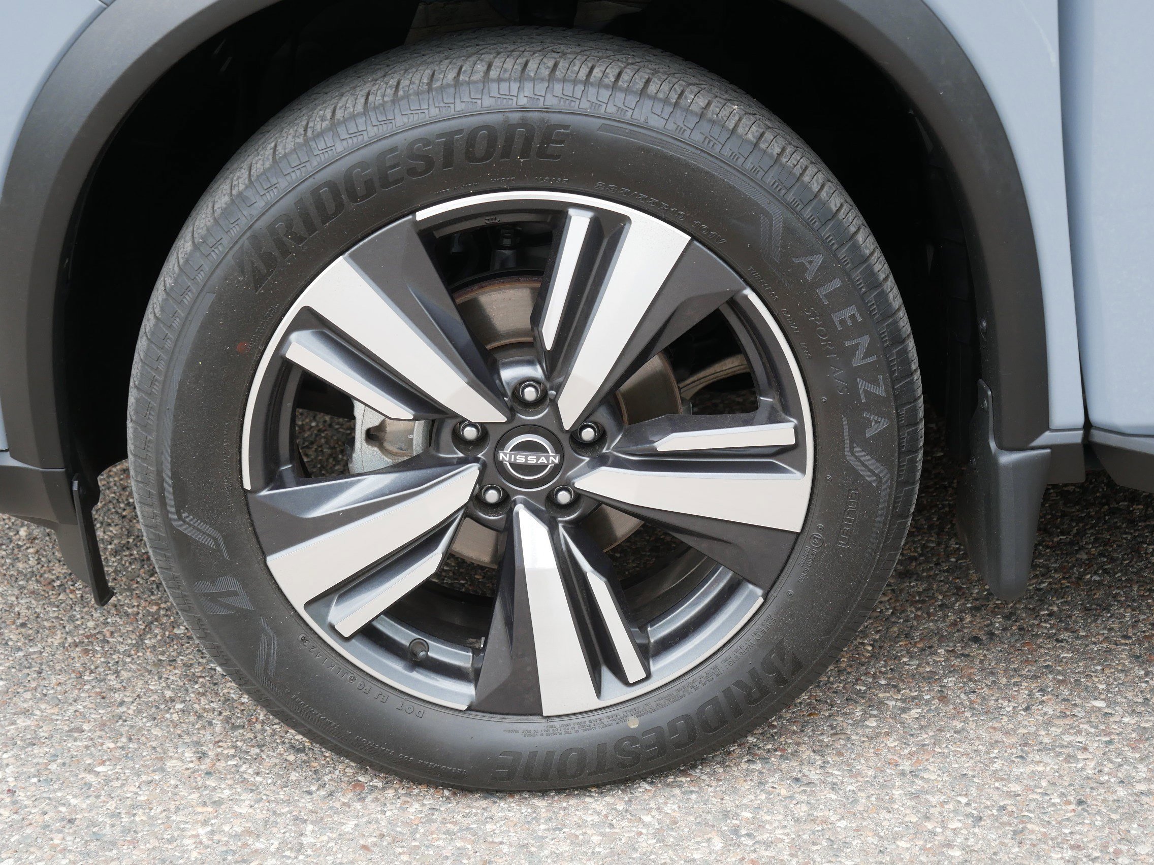 Used 2023 Boulder Gray Pearl Nissan Platinum image 15