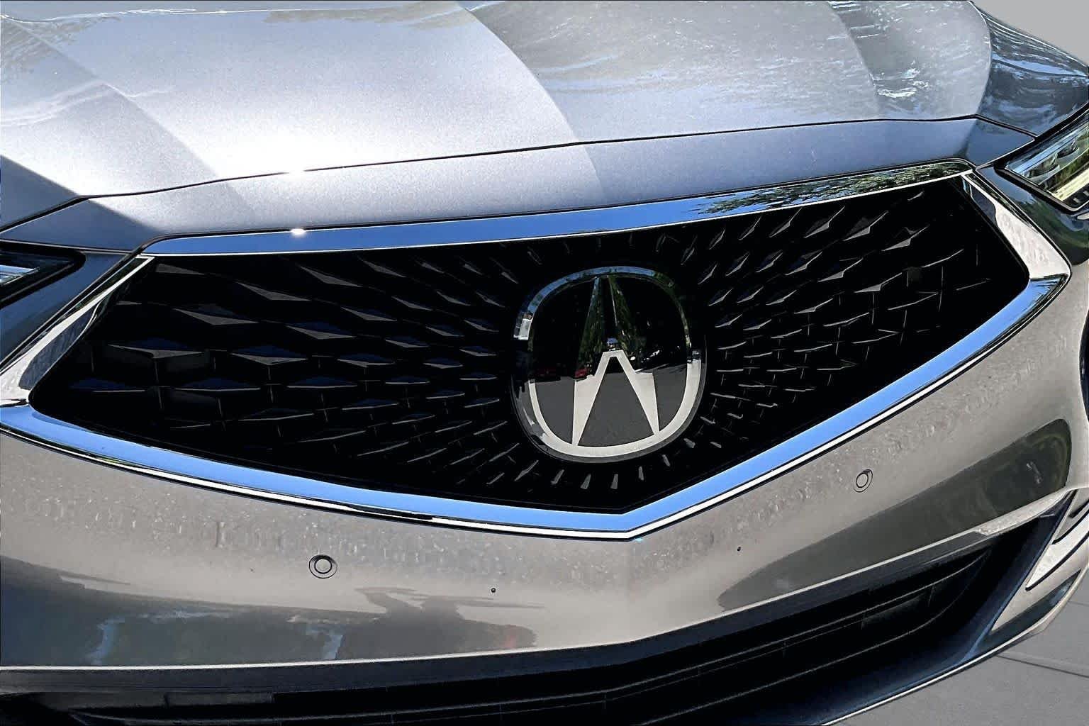 Used 2024 Liquid Carbon Metallic Acura w/Technology Package image 30