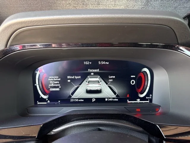 Used 2025 White Nissan Platinum image 7