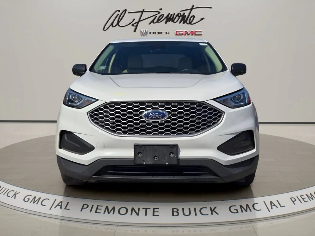 Certified Used 2023 White Ford SE image 2