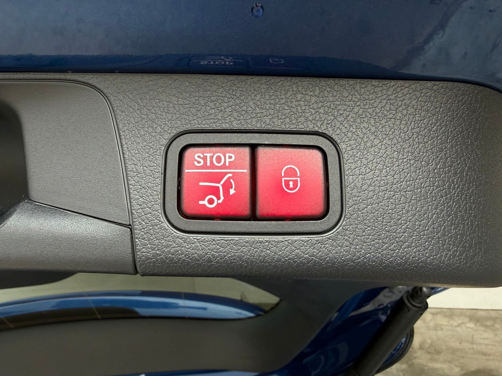 Certified Used 2024 Blue Mercedes-Benz GLB 250 image 16