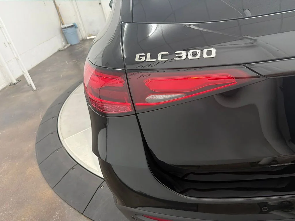 New 2027 Black Mercedes-Benz GLC 300 image 11