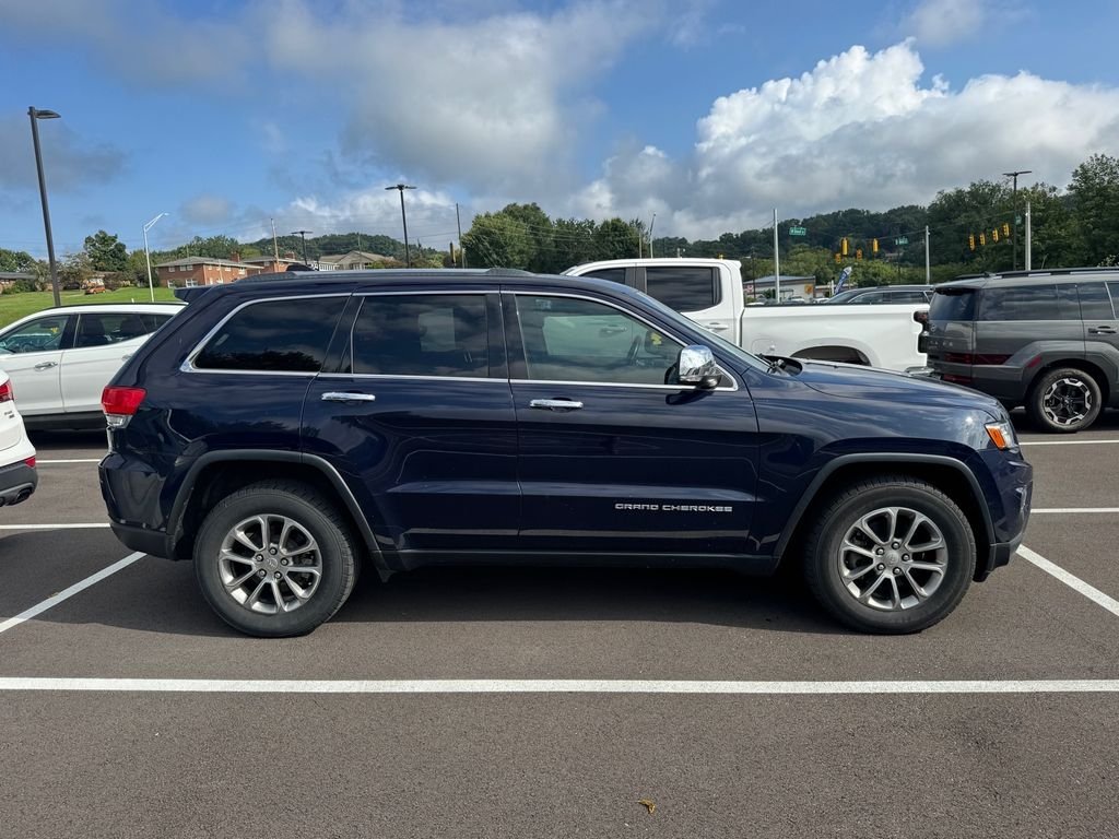 Used 2015 Blue Jeep Limited image 17