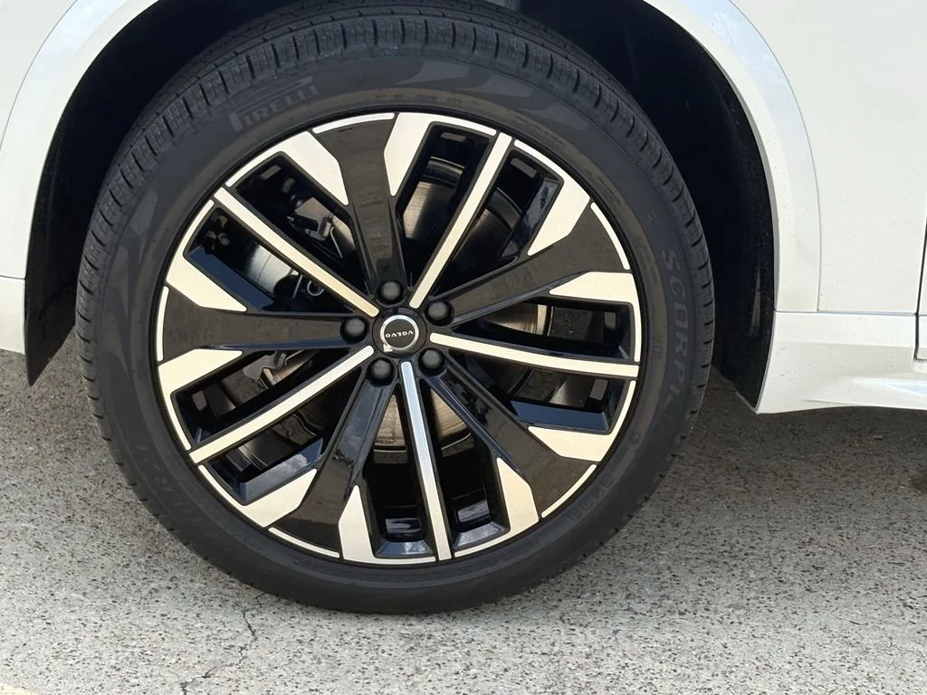 New 2026 Crystal White Volvo Ultra image 9