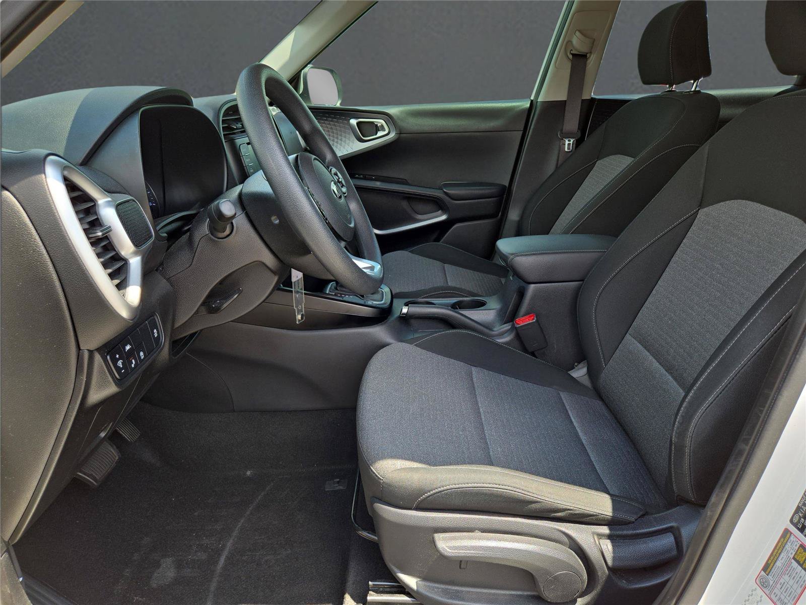 Used 2020 White Kia S image 19